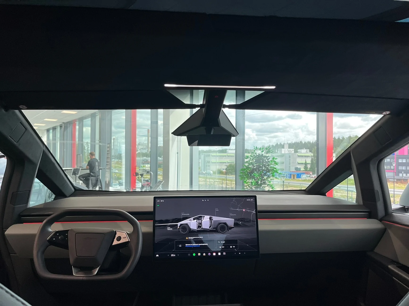 Tesla Cybertruck Cybertruck viewed with Finnish language UI 93CB15B6-7712-4E84-B576-916D9BFC121C_1_102_o