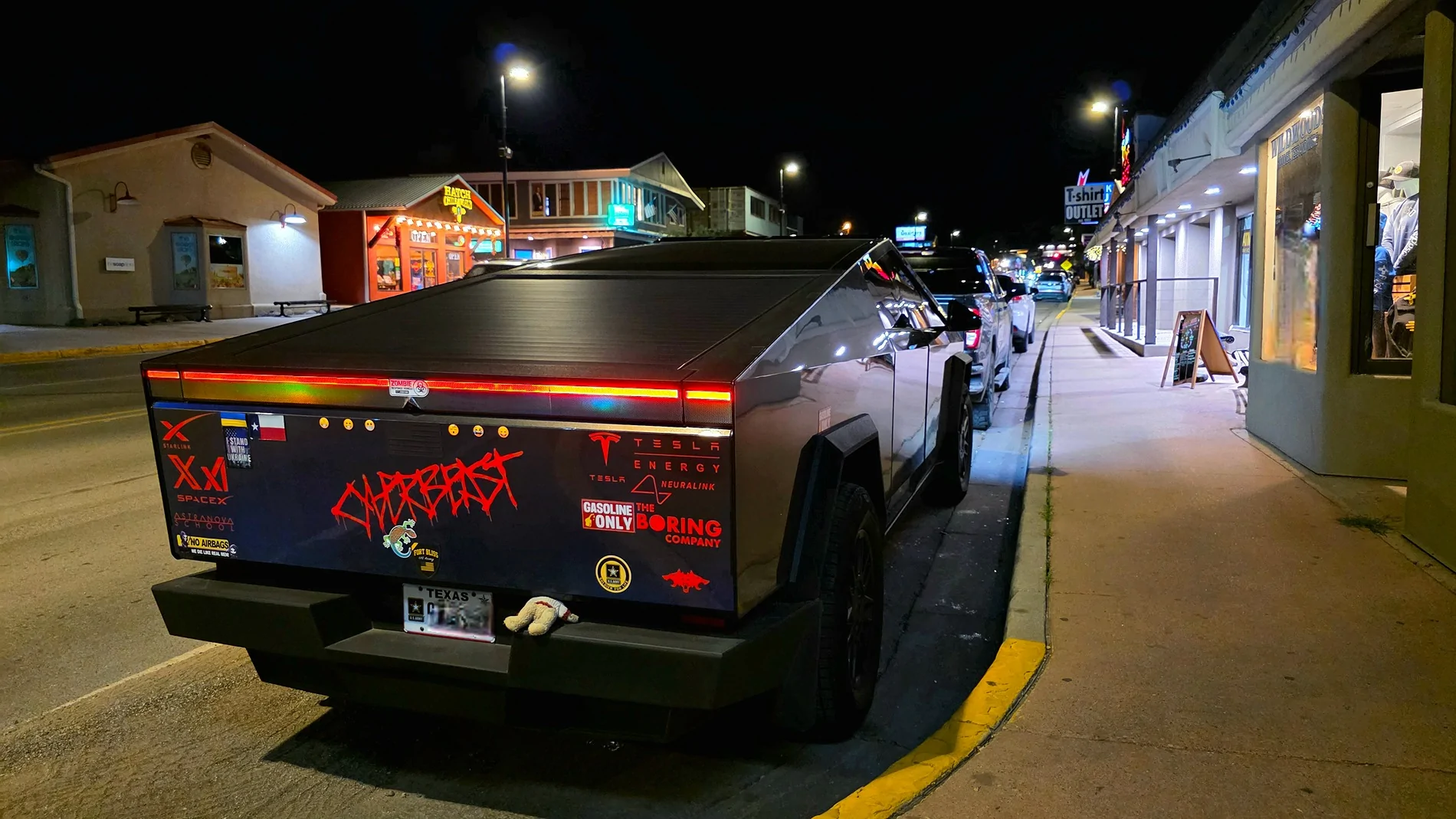 Tesla Cybertruck Daily random Cybertruck photos thread - Post Yours! 📸 🤳 20250823_204234