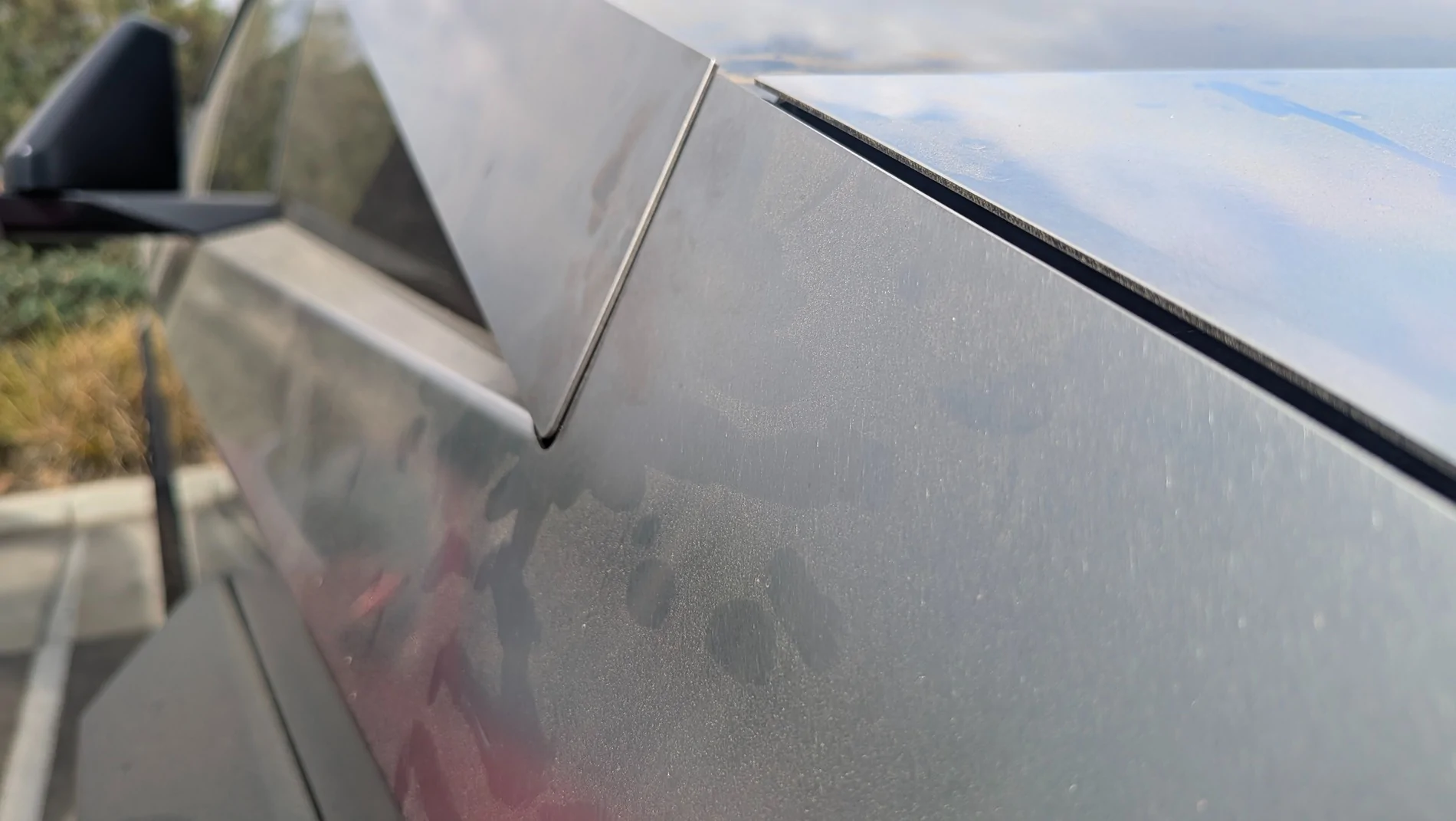 Tesla Cybertruck Cantrail Recall Done 1000004562