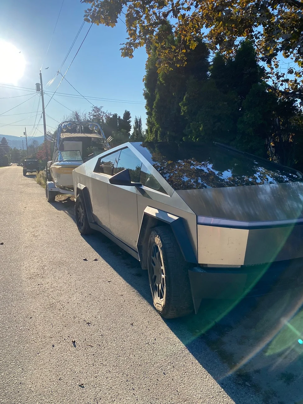 Tesla Cybertruck Daily random Cybertruck photos thread - Post Yours! 📸 🤳 IMG_5992