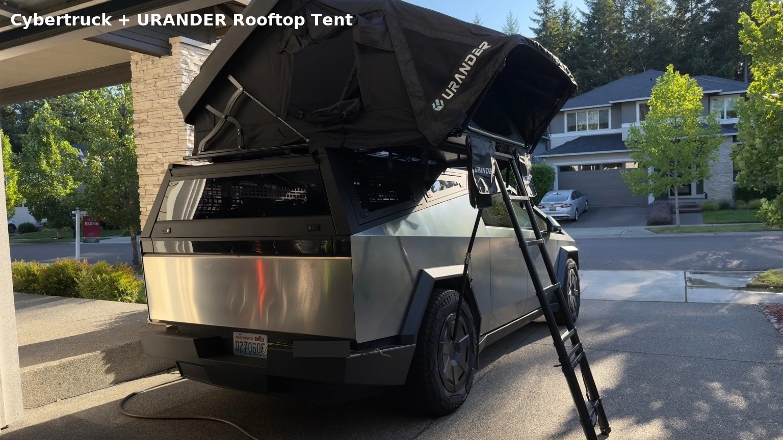 Tesla Cybertruck Urander Bed Cap + Urander SkyLounge IMG_1304
