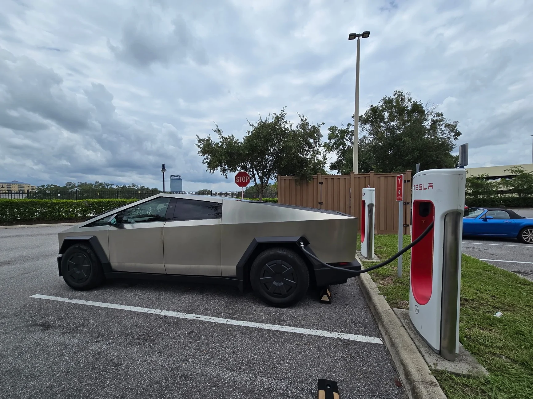 Tesla Cybertruck My 2025 Tesla CyberTruck AWD. image000000