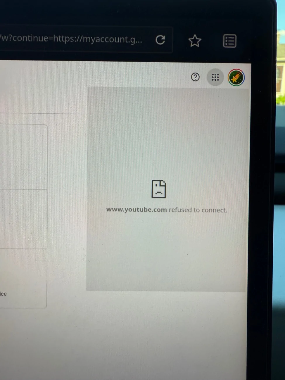 Tesla Cybertruck YouTube isn’t working for my CyberTruck IMG_5284