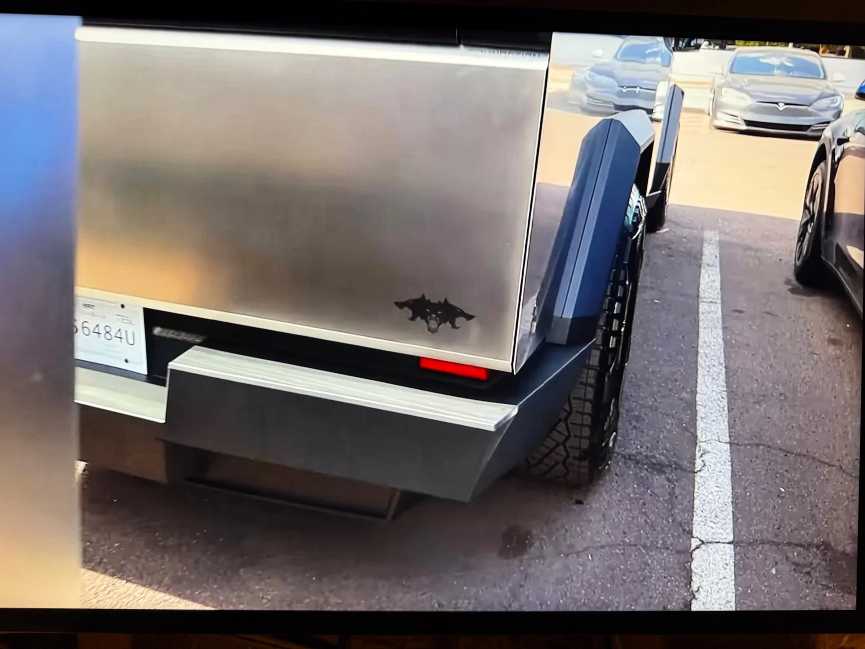 Tesla Cybertruck Tailgate making popping noise when closing and very heavy. IMG_0830