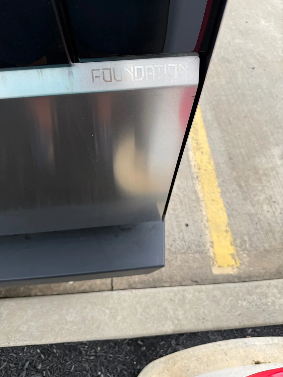 Tesla Cybertruck Tailgate making popping noise when closing and very heavy. IMG_0285