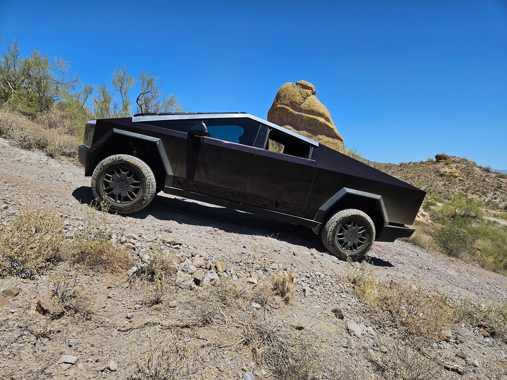 Tesla Cybertruck First Cybertruck to cross the Rubicon video launch! [CYBERTRUCKco] 20250516_110231