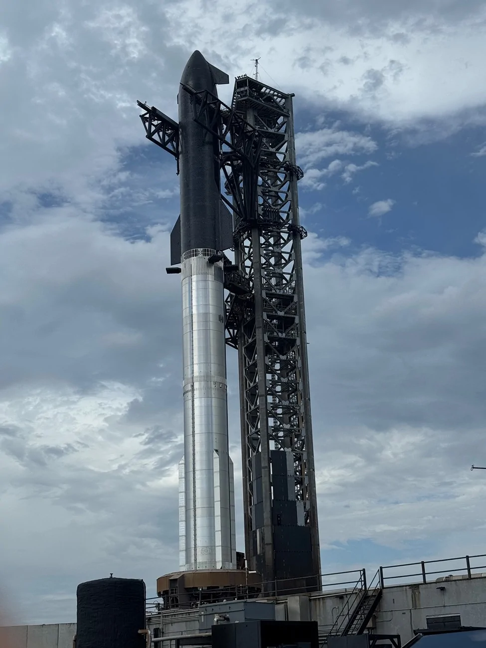 Tesla Cybertruck Daily random Cybertruck photos thread - Post Yours! 📸 🤳 IMG_1228