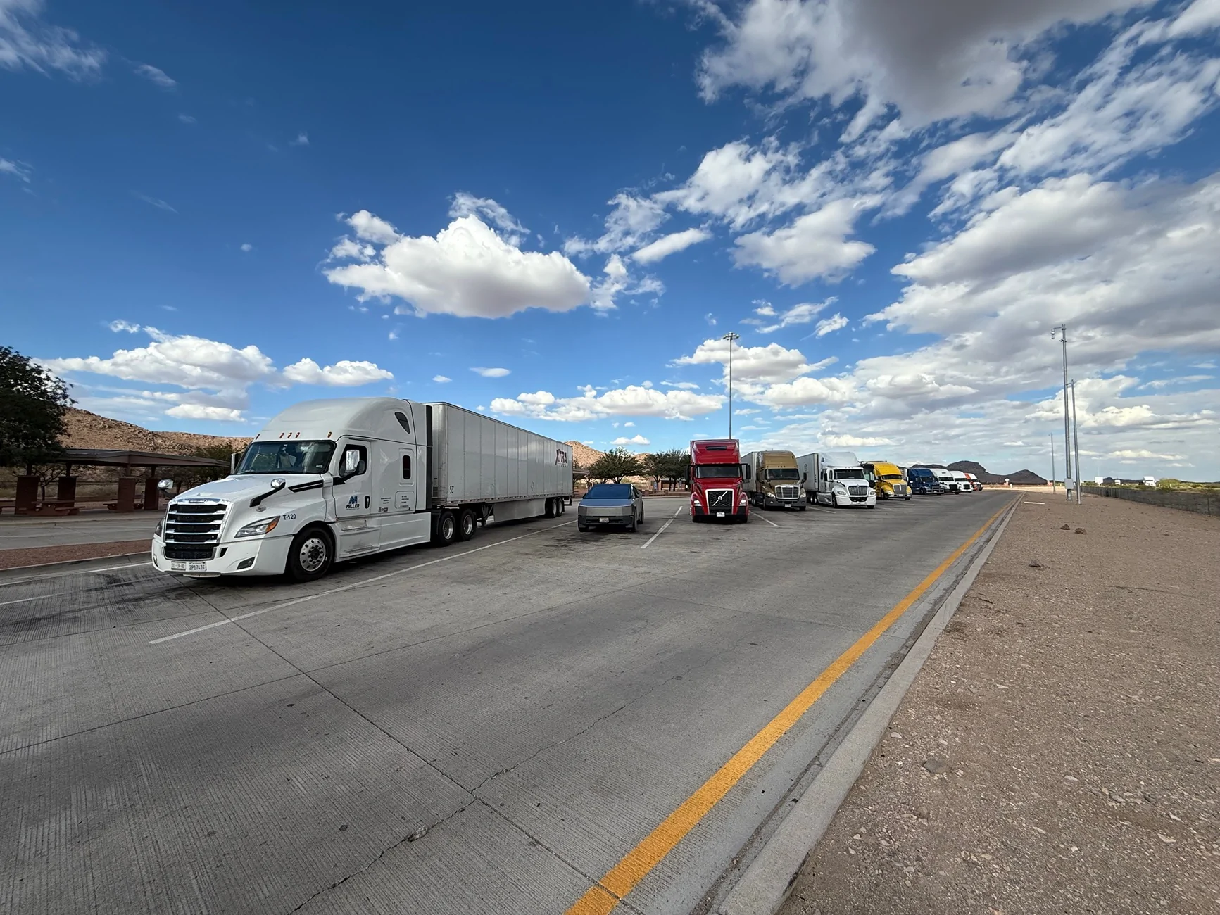 Tesla Cybertruck Daily random Cybertruck photos thread - Post Yours! 📸 🤳 IMG_7513