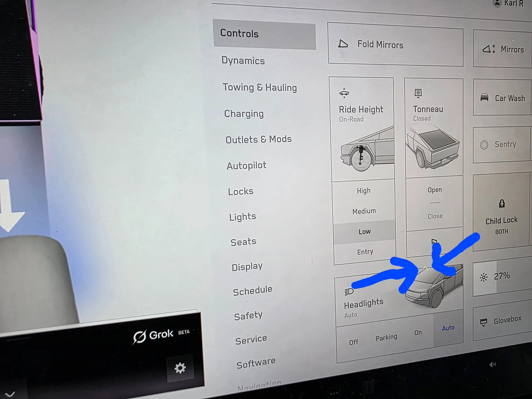 Tesla Cybertruck Dangerous UI bug found 20250829_074841