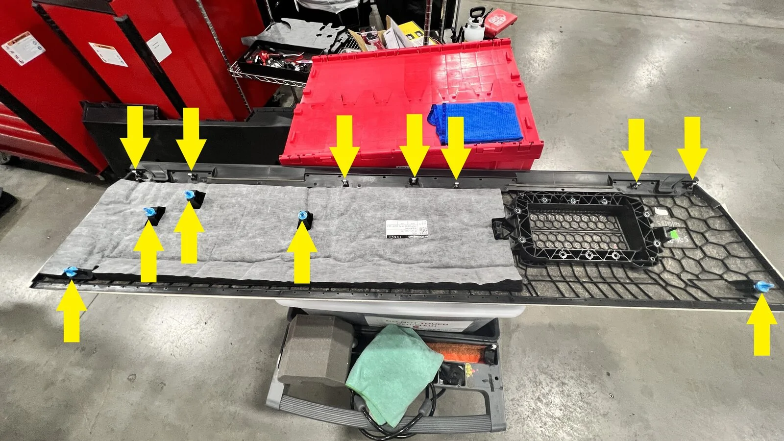 Tesla Cybertruck Mounting to the megadash. Please help me figure this out and maybe learn something from all the mistakes I made. GUID-CB2731C6-7121-4E56-AC1A-67C14289B77A-online-en-US