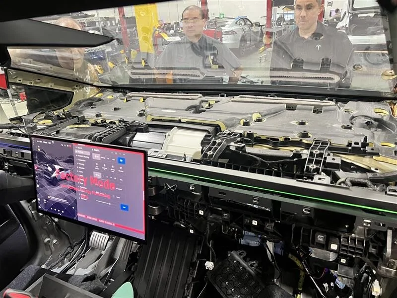 Tesla Cybertruck Mounting to the megadash. Please help me figure this out and maybe learn something from all the mistakes I made. GUID-775CCCD8-7E77-46F1-9003-D4841CB7C405-online-en-US