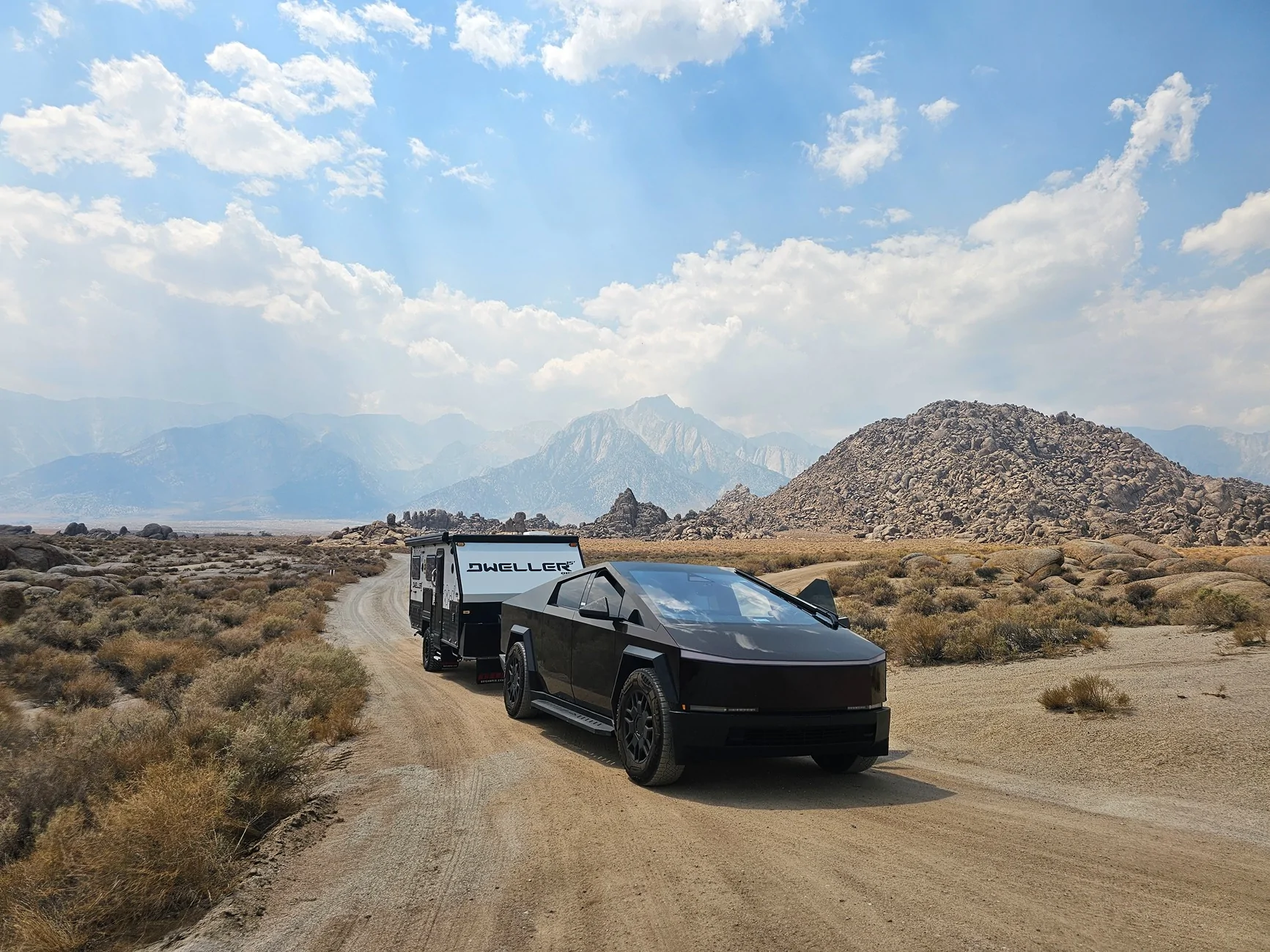 Tesla Cybertruck 🦾 Cybertruck doing truck stuff!  Post your photos! 20250828_131153