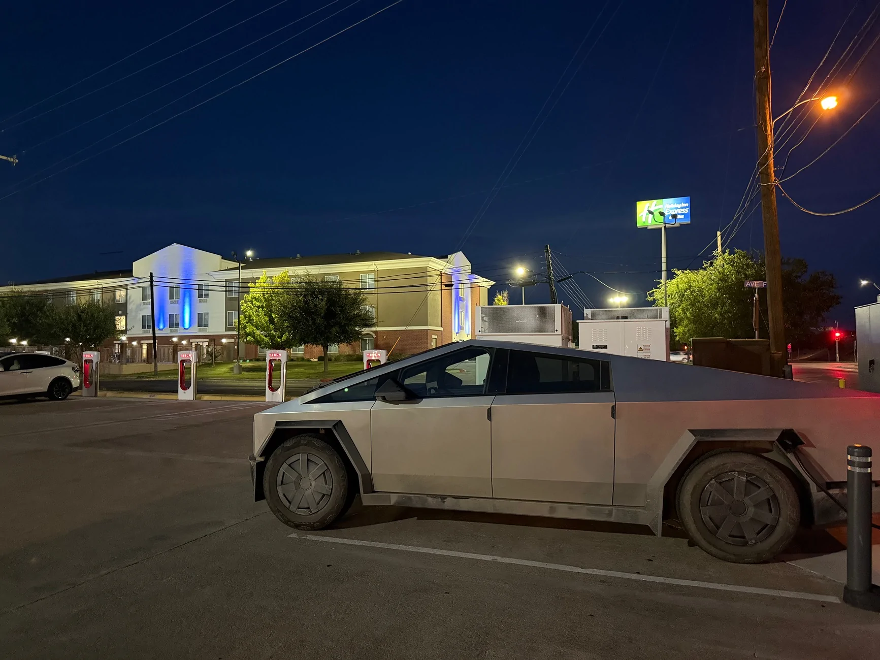 Tesla Cybertruck Daily random Cybertruck photos thread - Post Yours! 📸 🤳 IMG_7466