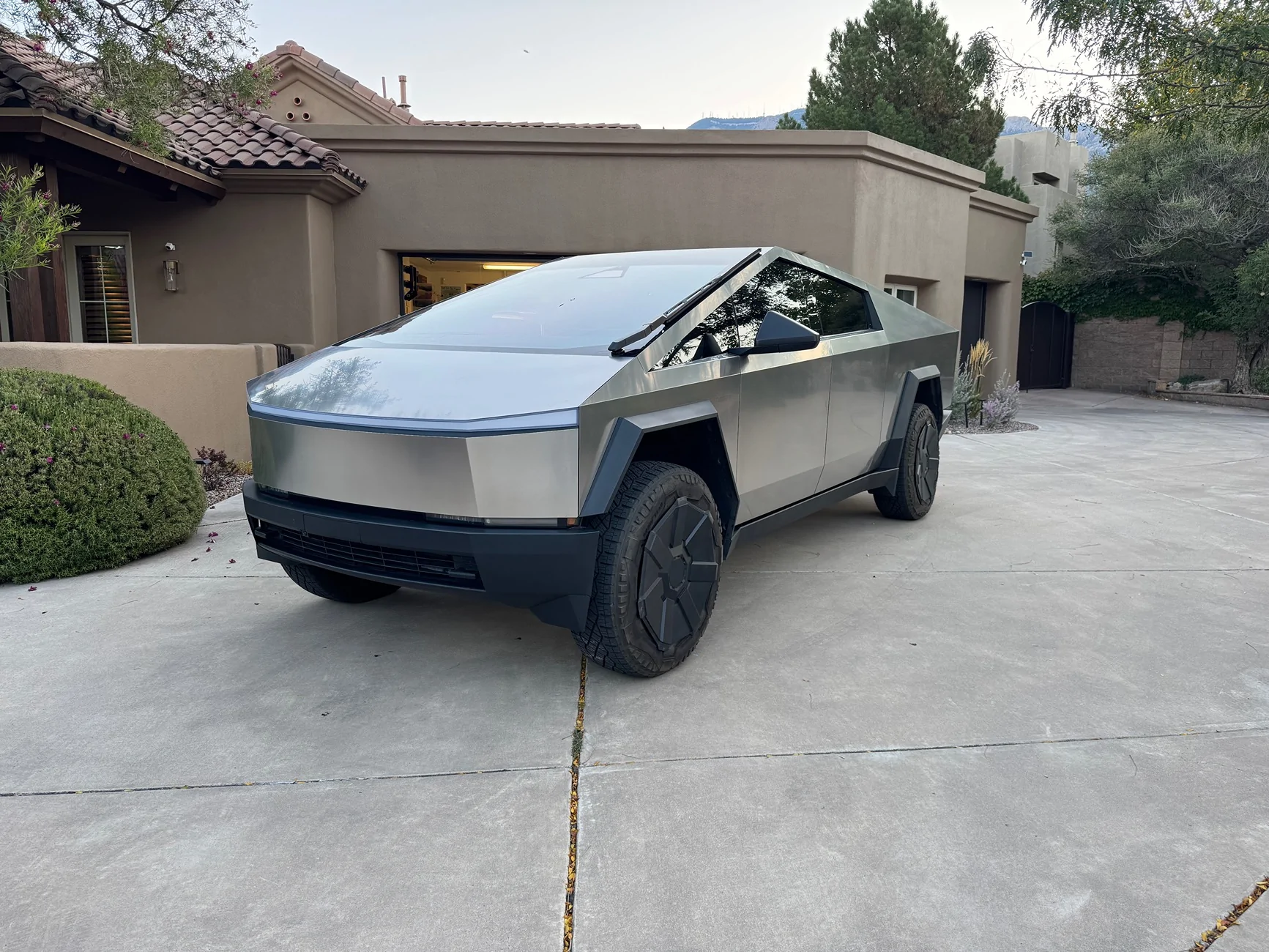 Tesla Cybertruck Cybertruck $100k trade in glitch IMG_7983