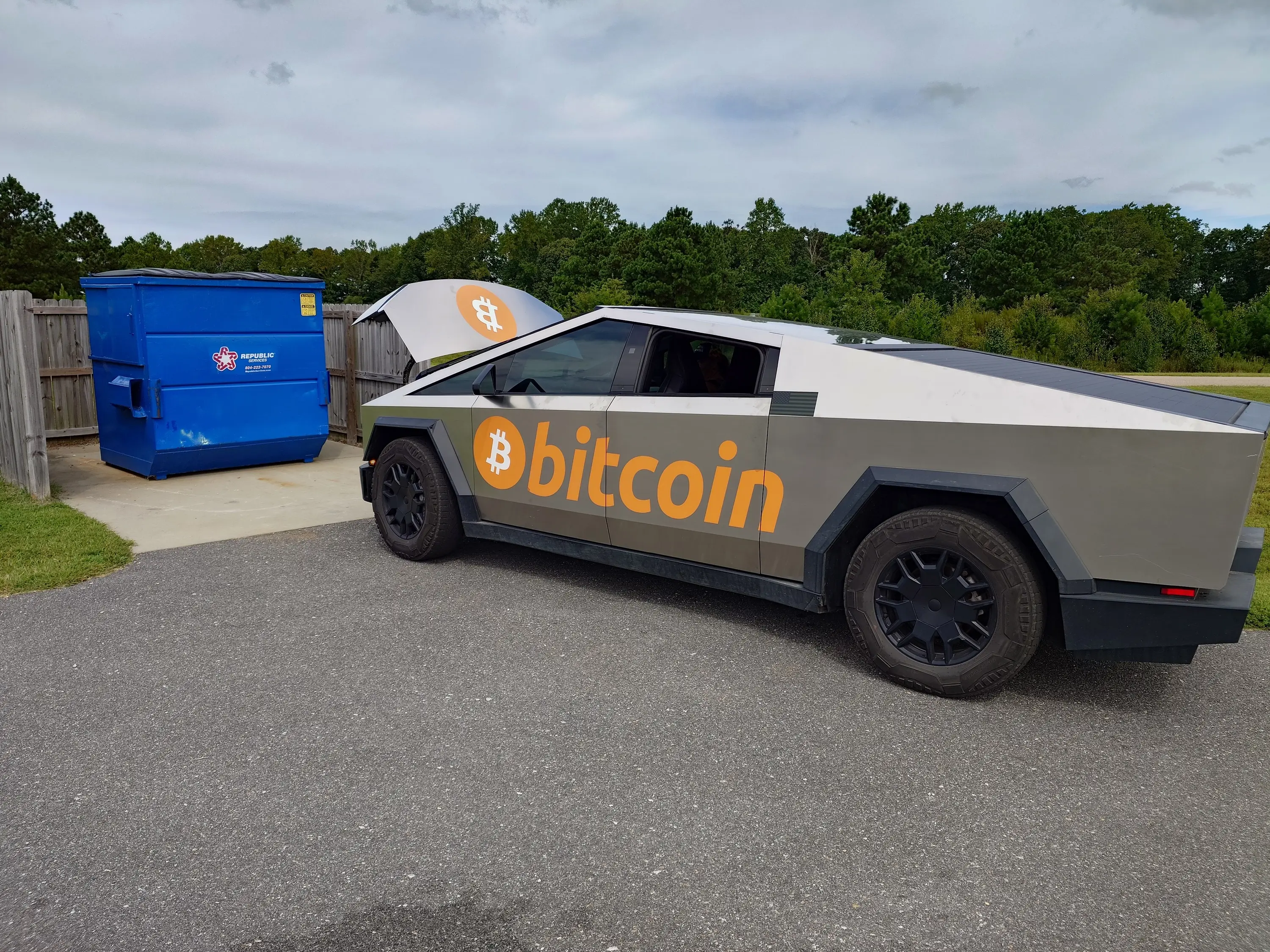 Tesla Cybertruck Daily random Cybertruck photos thread - Post Yours! 📸 🤳 20250831_111823194