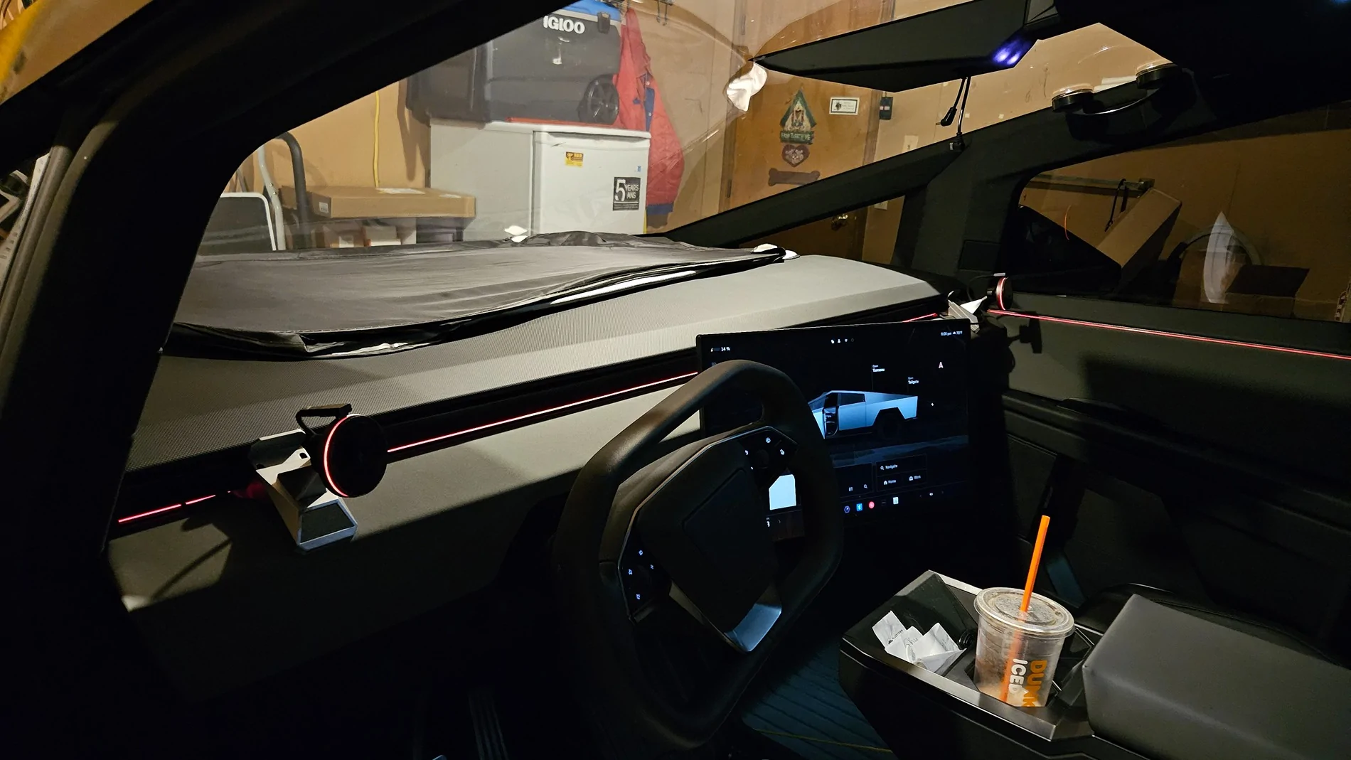 Tesla Cybertruck Hidden way to access the center console 1000017353