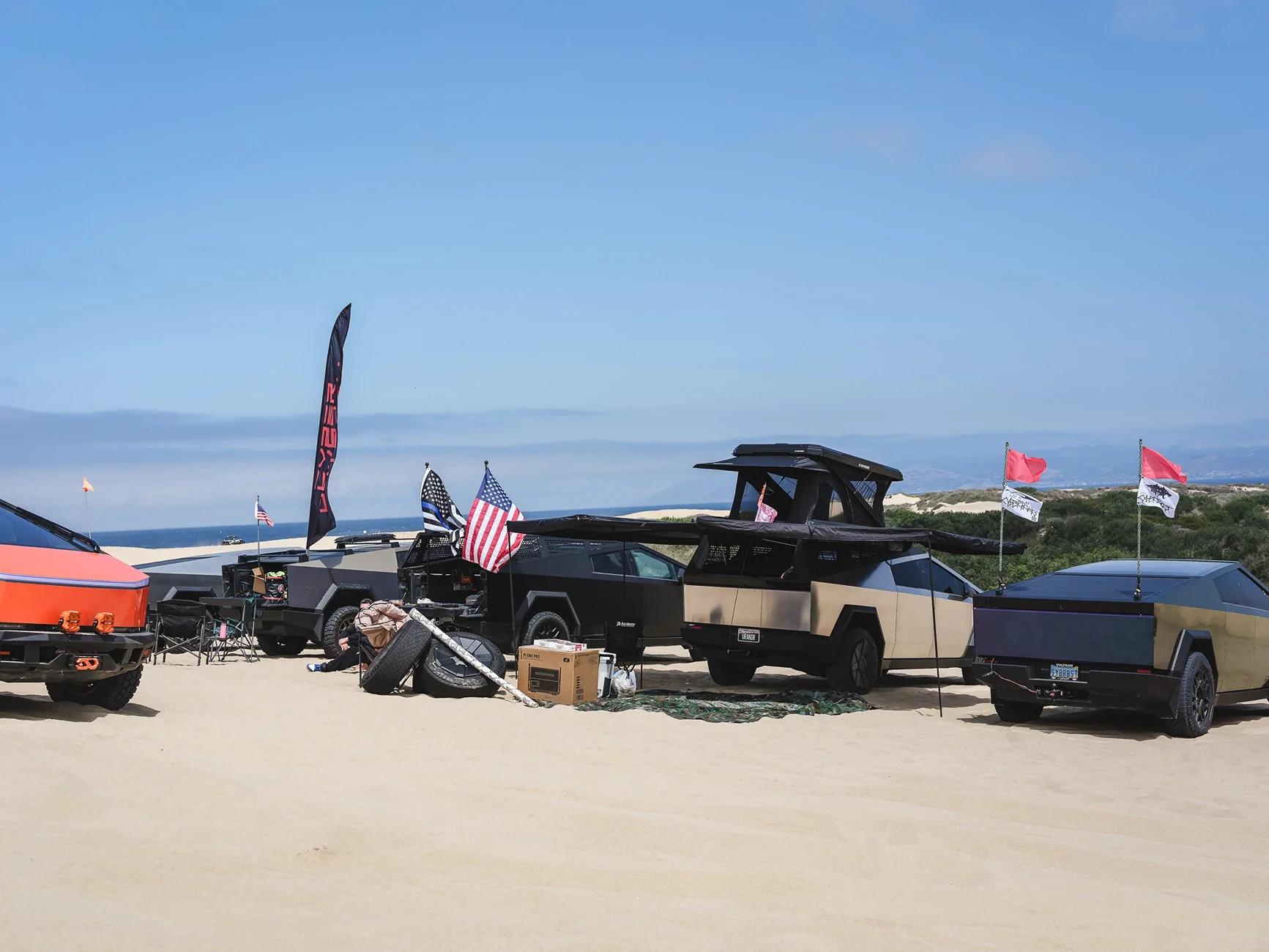 Tesla Cybertruck Introducing Urander CyberCamp Pano - 360° Panoramic Cybertruck Roof Top Tent RTT Pano-2