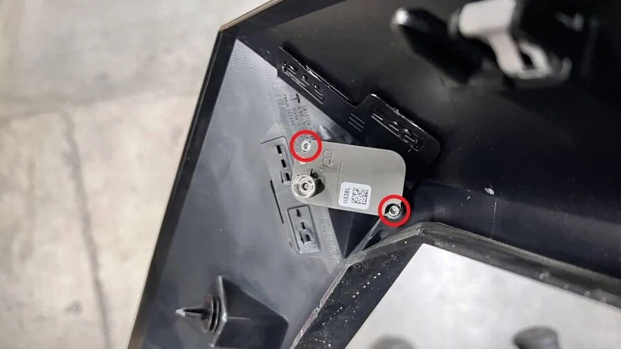 Tesla Cybertruck Fix fender camera - pushed in? GUID-63A32556-326C-4CB6-8984-CA1C2E3E2E1D-online-en-US