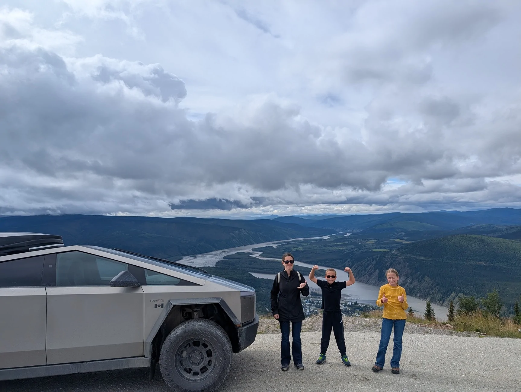 Tesla Cybertruck Cross Canada Roadtrip to Tuktoyaktuk & Alaska Gzza_5zWcAES0X4 (2)
