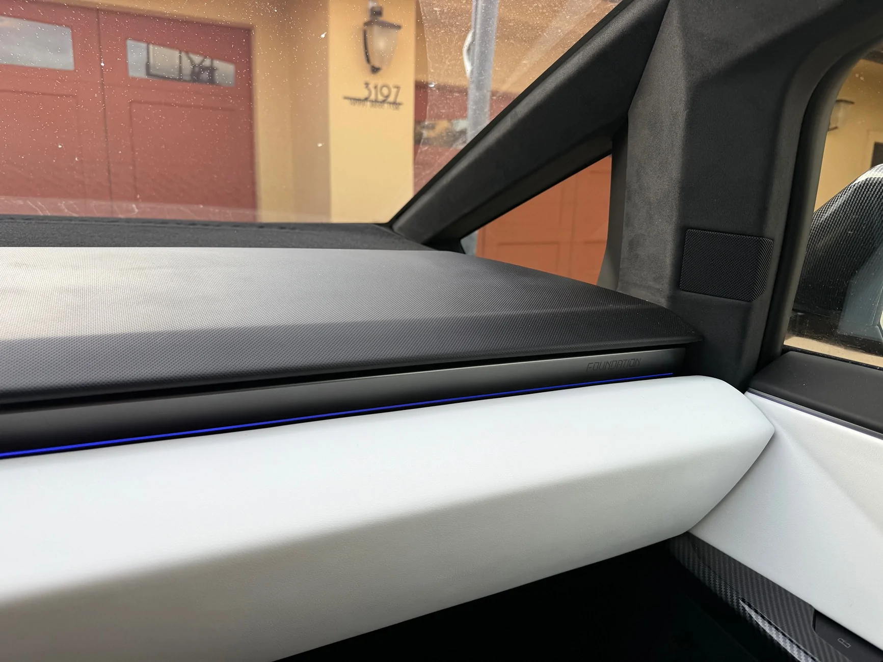 Tesla Cybertruck Overlay Dashboard warping IMG_9930