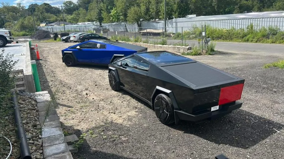 Tesla Cybertruck CYBERBEAST or AWD (WHICH ONE SHOULD I BUY AND WHY) IMG_9873