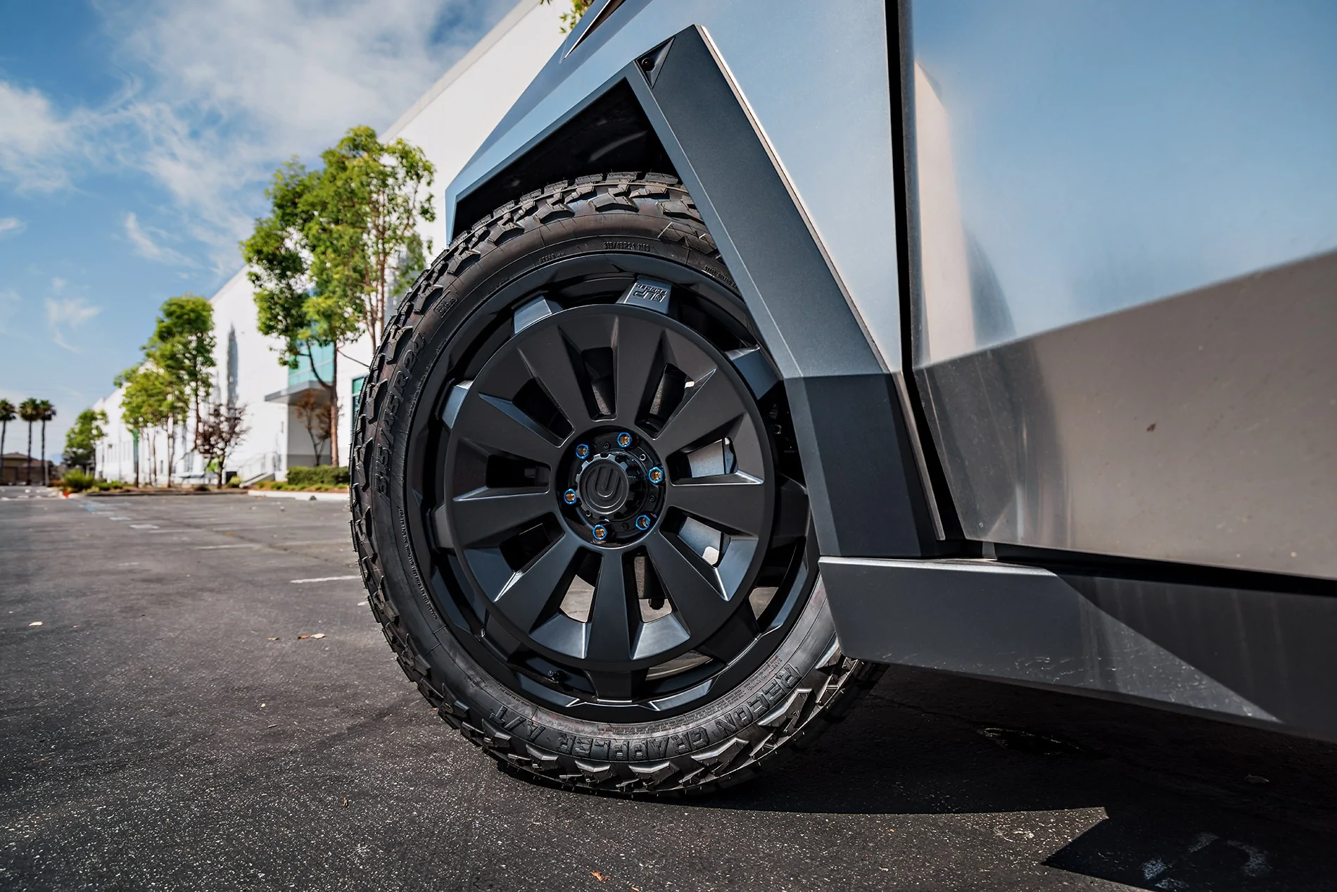 Tesla Cybertruck *** NEW PRODUCT *** Unplugged Performance - CYBRNOVA Wheels Tesla Cybertruck UP Forged CYBRNOVA 24-Inch Satin Black Wheels 1920px (8)