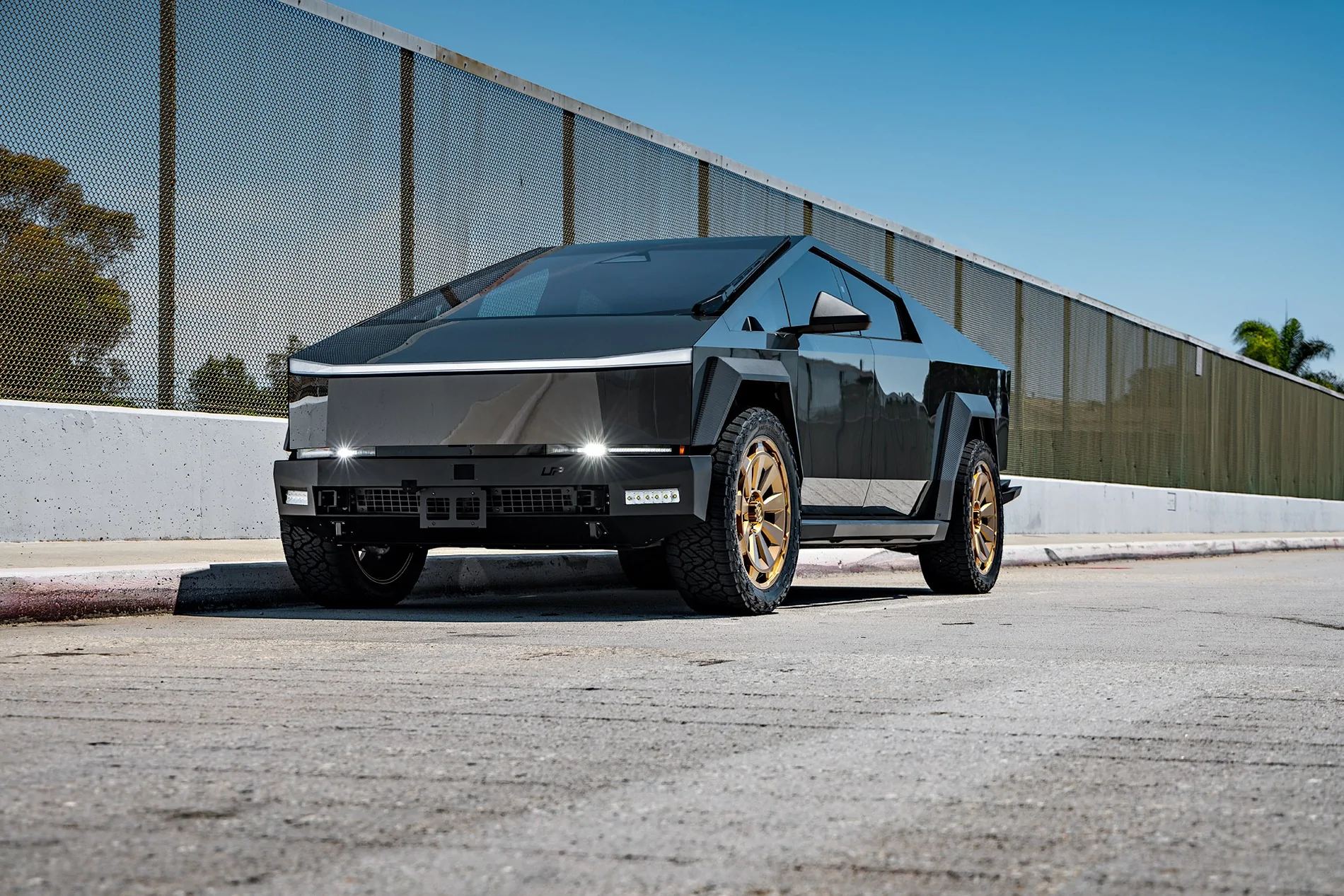 Tesla Cybertruck *** NEW PRODUCT *** Unplugged Performance - CYBRNOVA Wheels Magnesium Wrapped Tesla Cybertruck UP Forged CYBRNOVA 24-Inch Satin Bronze Wheels 1920px (9)