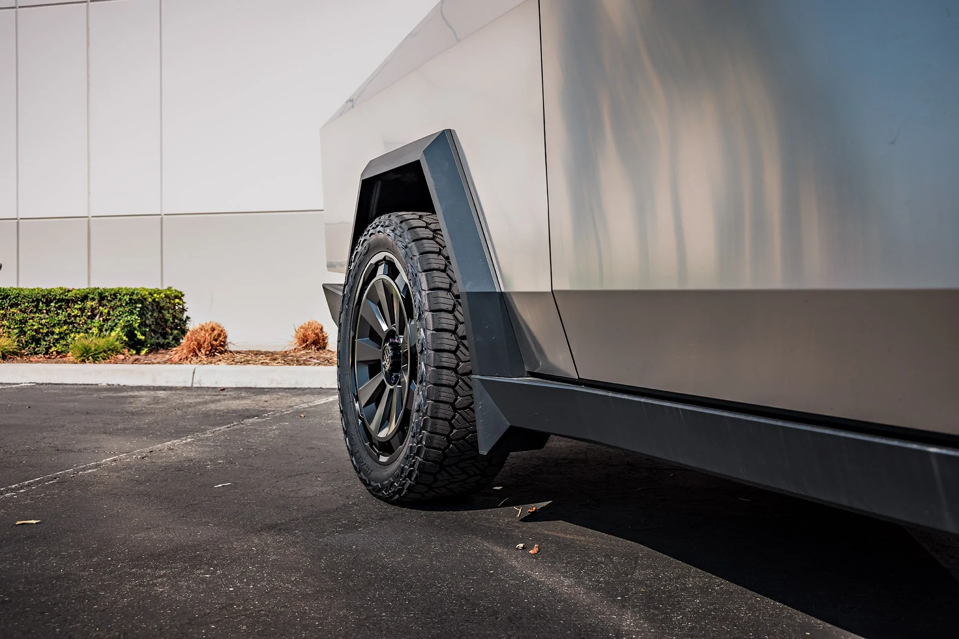 Tesla Cybertruck *** NEW PRODUCT *** Unplugged Performance - CYBRNOVA Wheels Tesla Cybertruck UP Forged CYBRNOVA 24-Inch Satin Black Wheels 1920px (15) (1)