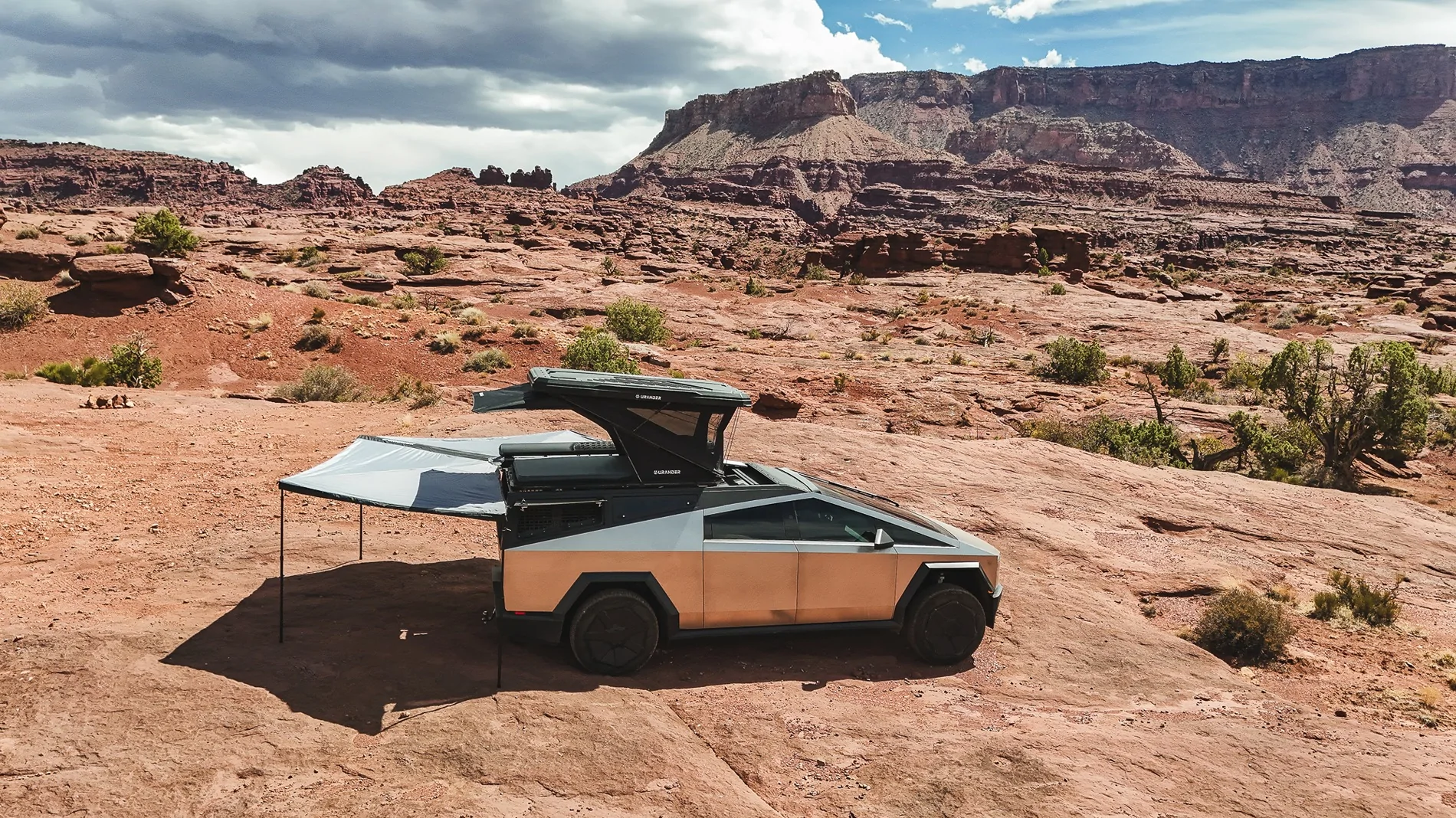 Tesla Cybertruck From the Bay to Moab: Field Testing Our Next-Gen Cybertruck Rack [Urander] DJI_20250909134327_0062_D