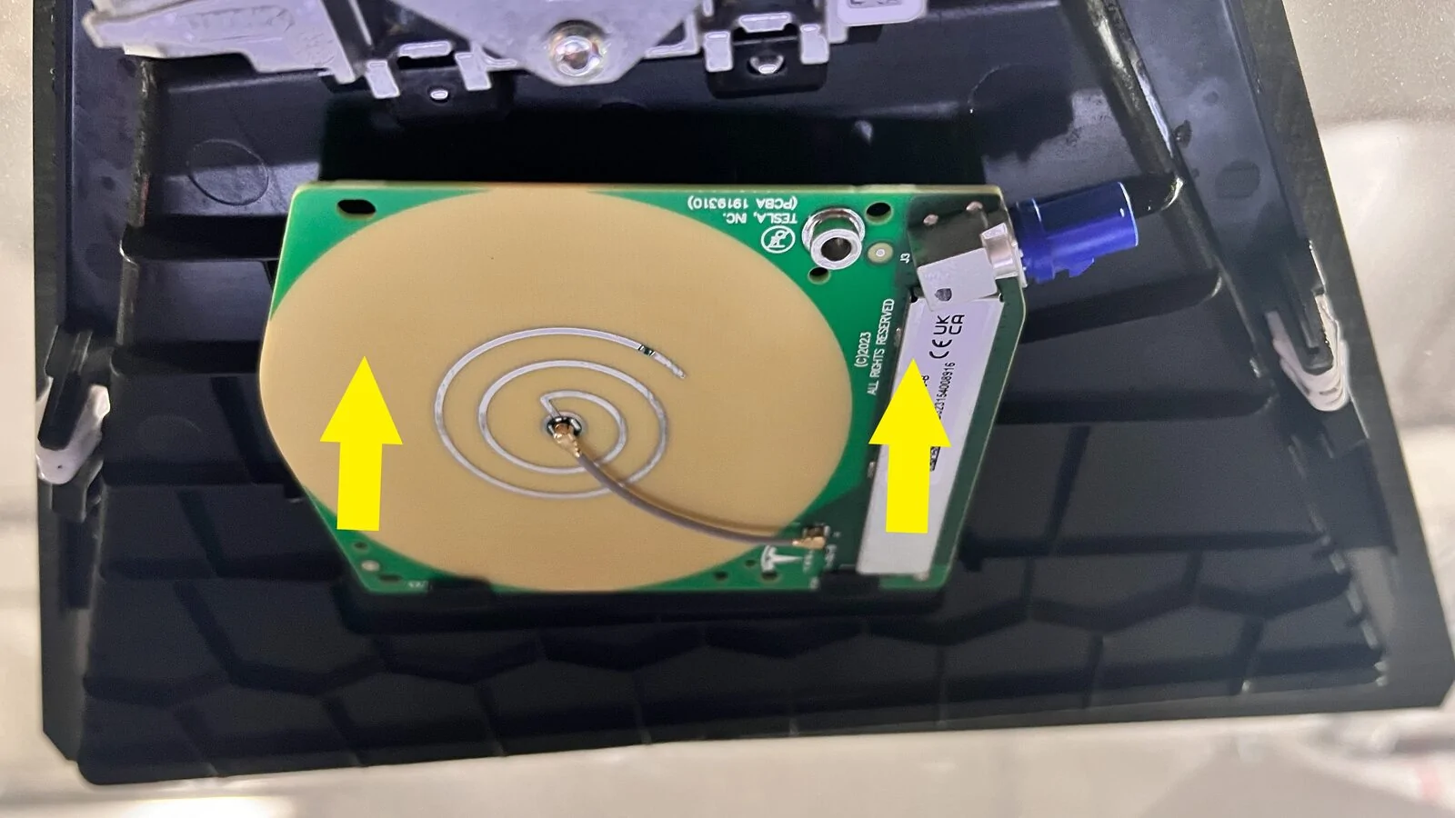 Tesla Cybertruck GPS Location Way Off GUID-B1982EEE-D719-4681-AF9A-F3ED4DA0BBBD-online-en-US