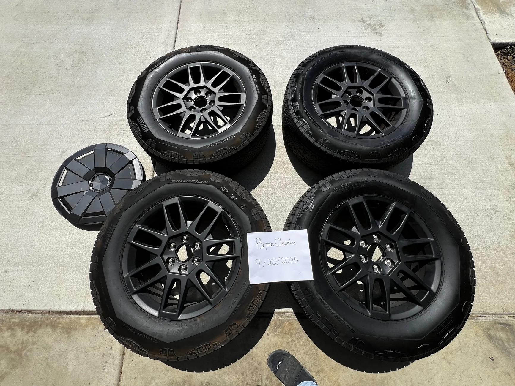 California - Cybertruck Core Wheels With Wheel Covers (Tire & Rims. No ...