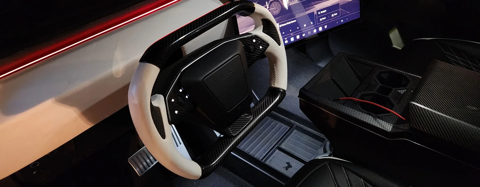 Tesla Cybertruck Yoke Alternative 20250921_211243