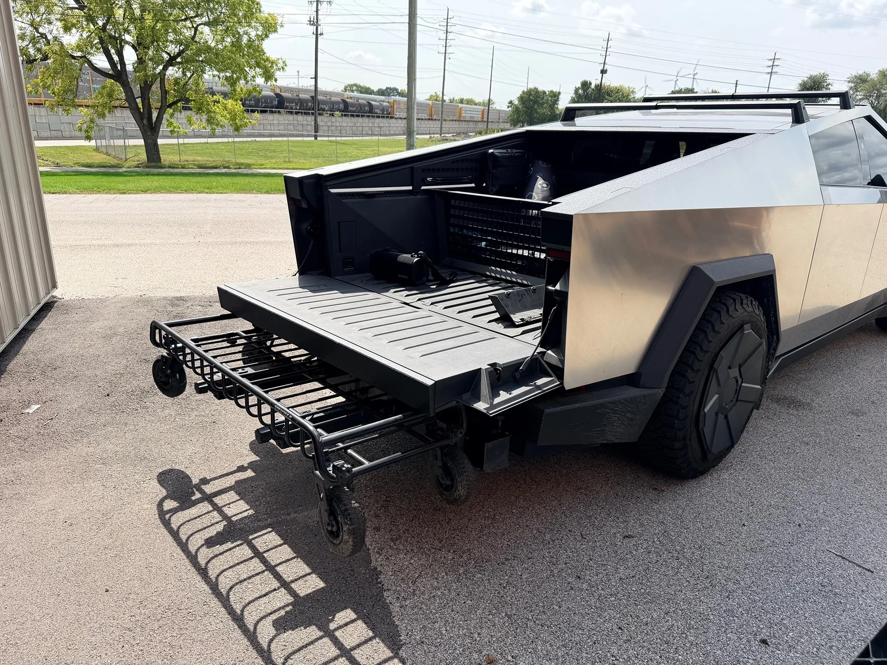 Tesla Cybertruck Yakima Exo Swingbase with Dual shelf and dual gear lockers - Will it work? IMG_0034