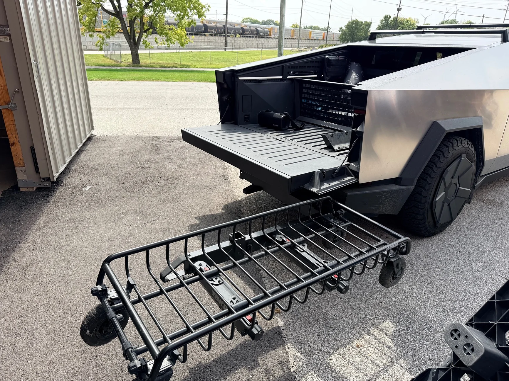 Tesla Cybertruck Yakima Exo Swingbase with Dual shelf and dual gear lockers - Will it work? IMG_0036