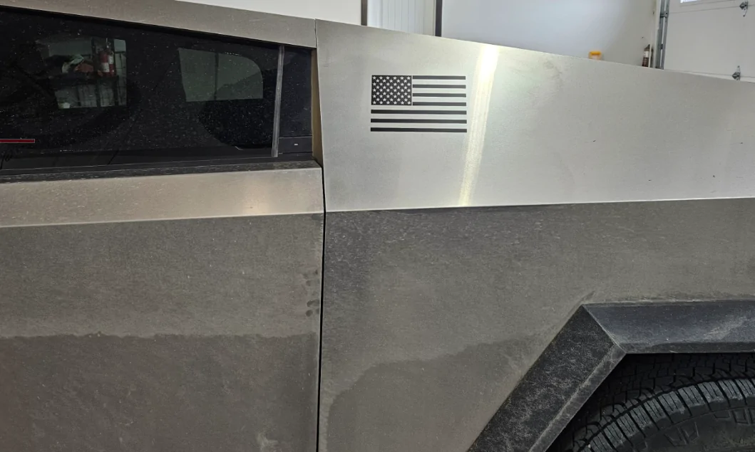 Tesla Cybertruck "Hooah" 1758814612553-kn