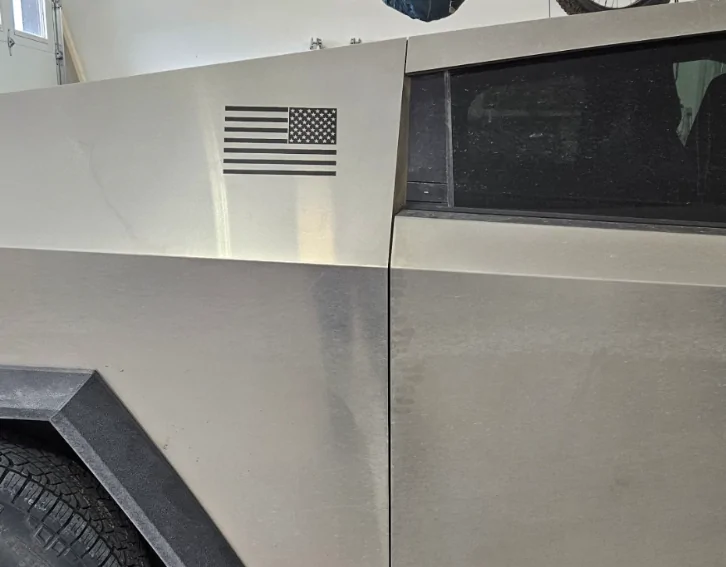 Tesla Cybertruck "Hooah" 1758814642535-zk
