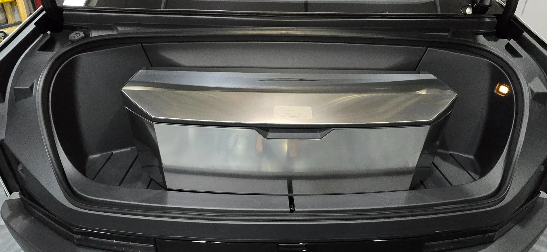 Tesla Cybertruck Tesla shop cooler 20250918_173048