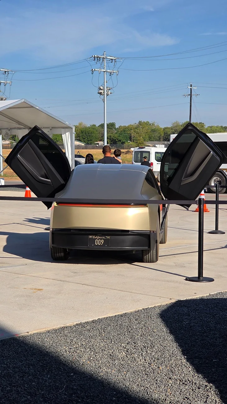 Tesla Cybertruck New customer factory delivery center coming to Giga Texas 20250927_093101
