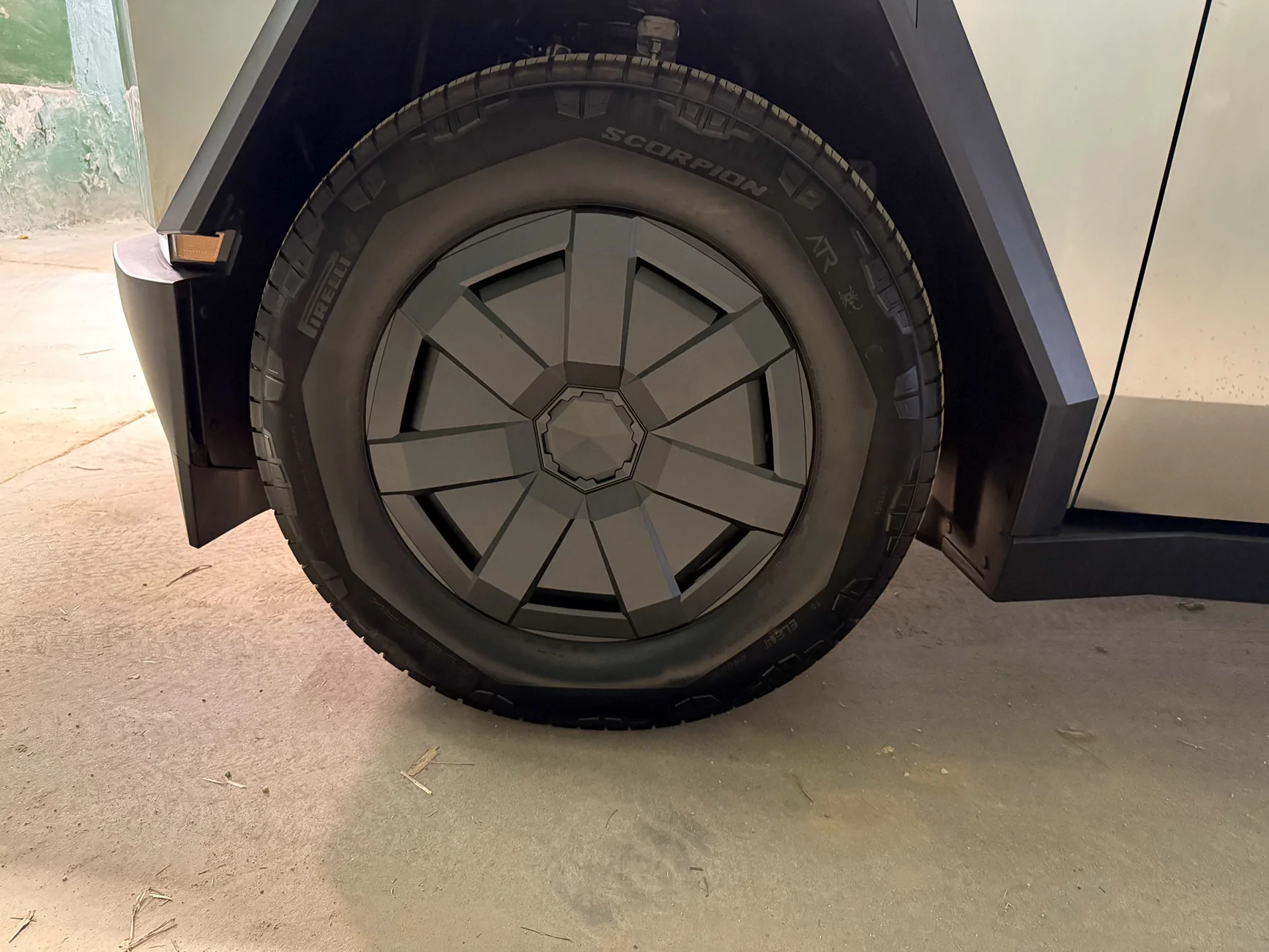 Tesla Cybertruck WTB Cyber wheels + tires (or Core swap) IMG_7786