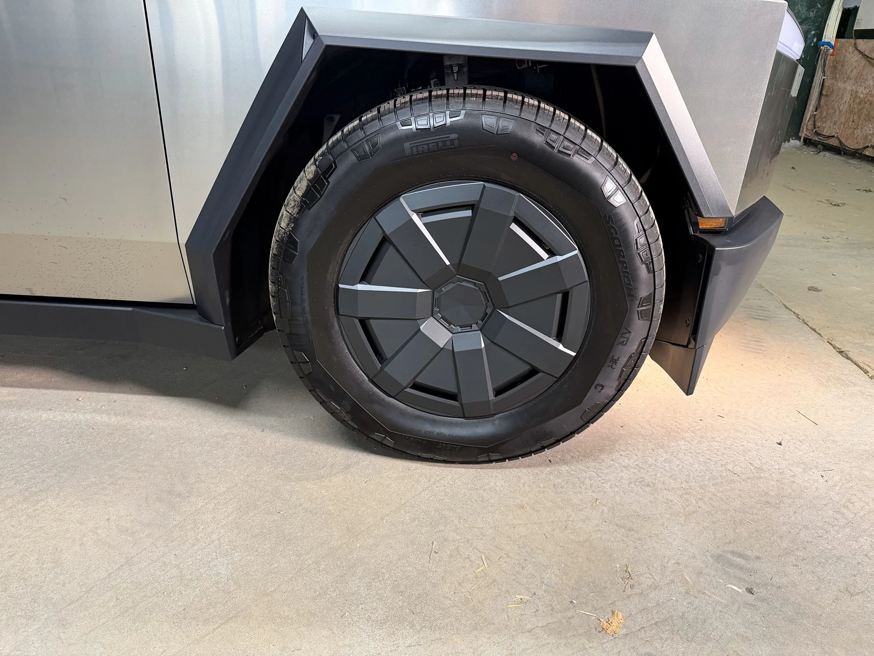 Tesla Cybertruck WTB Cyber wheels + tires (or Core swap) IMG_7783