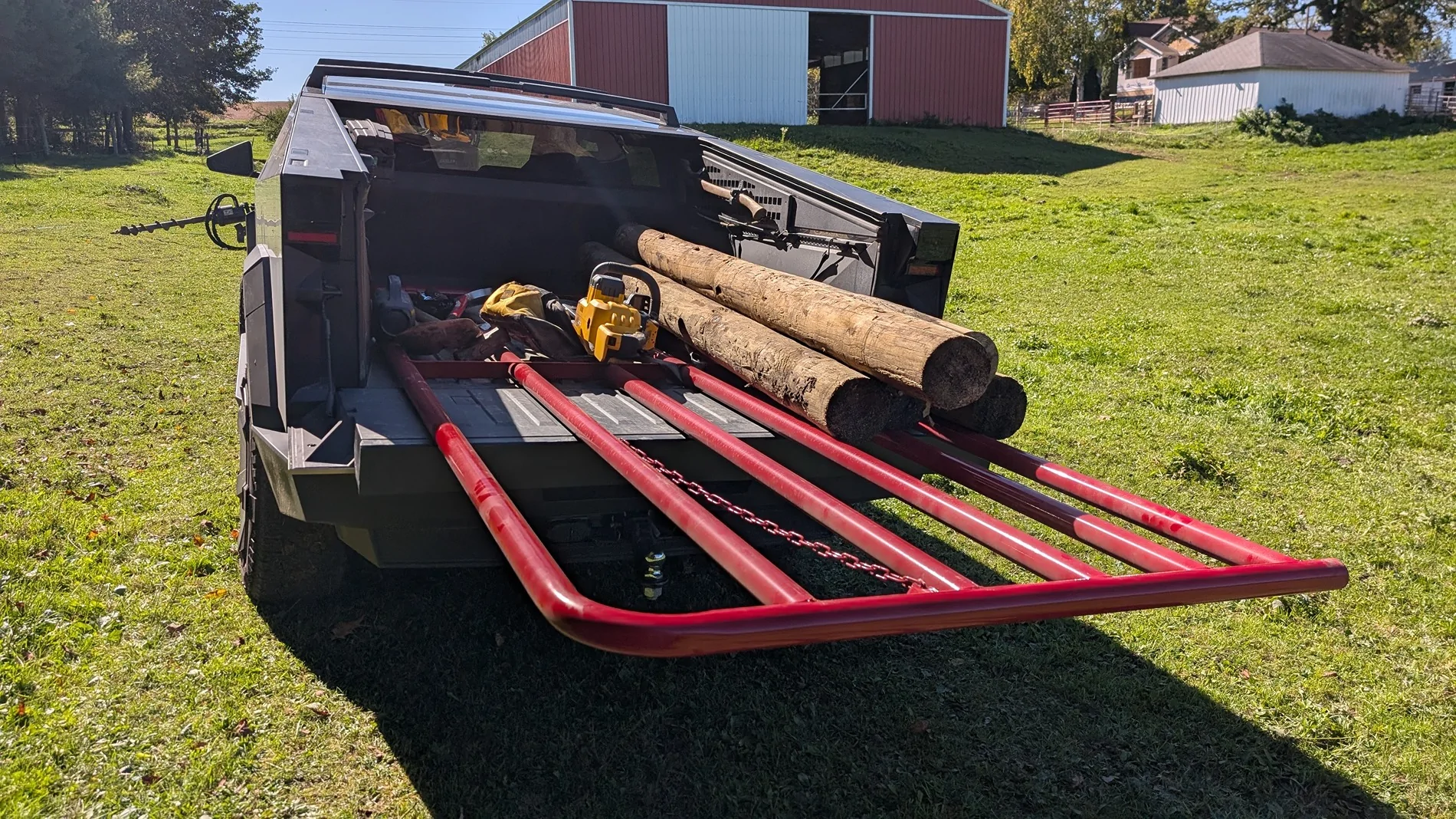 Tesla Cybertruck What Are You Hauling in your Cybertruck? 🦾 👷‍♂️ 1000012801