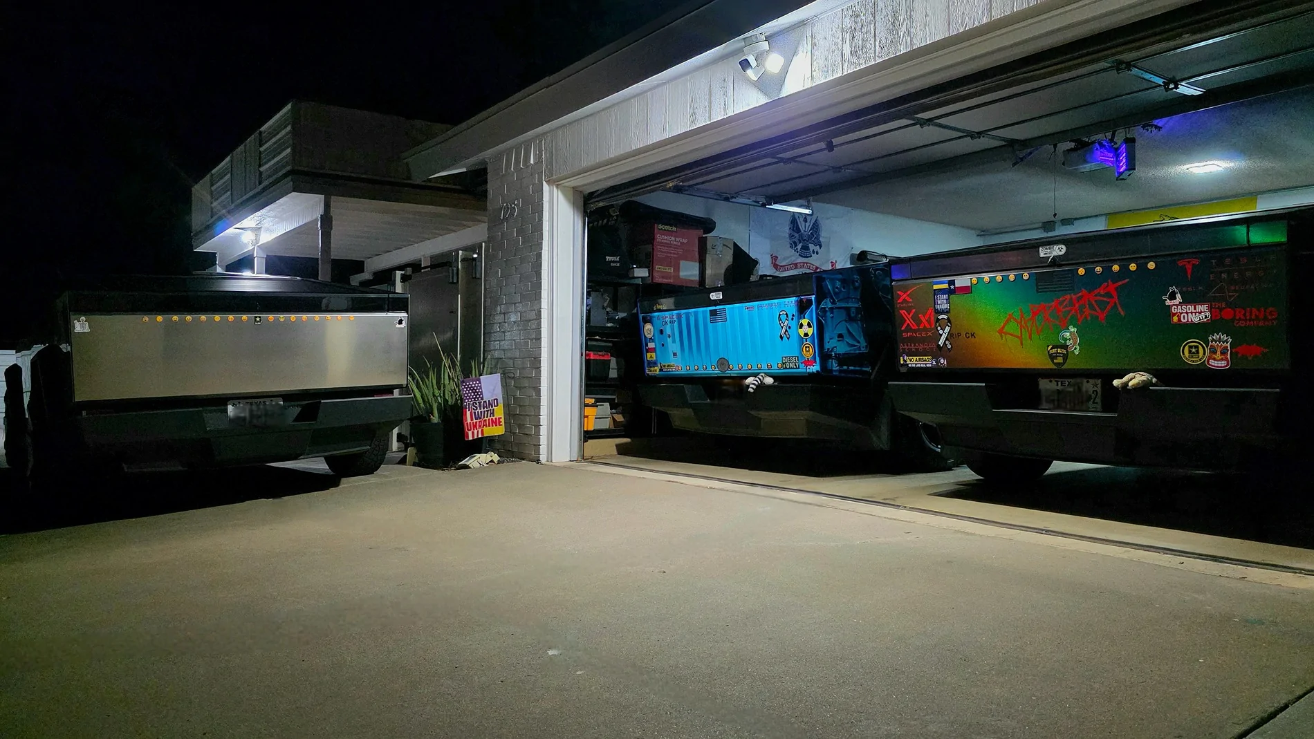 Tesla Cybertruck Daily random Cybertruck photos thread - Post Yours! 📸 🤳 20250929_211003