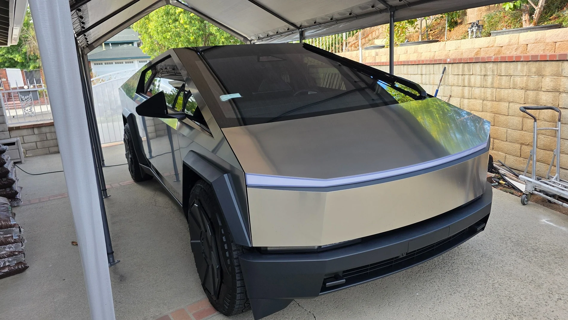 Tesla Cybertruck Would you buy a new Foundation now? 20250919_080727