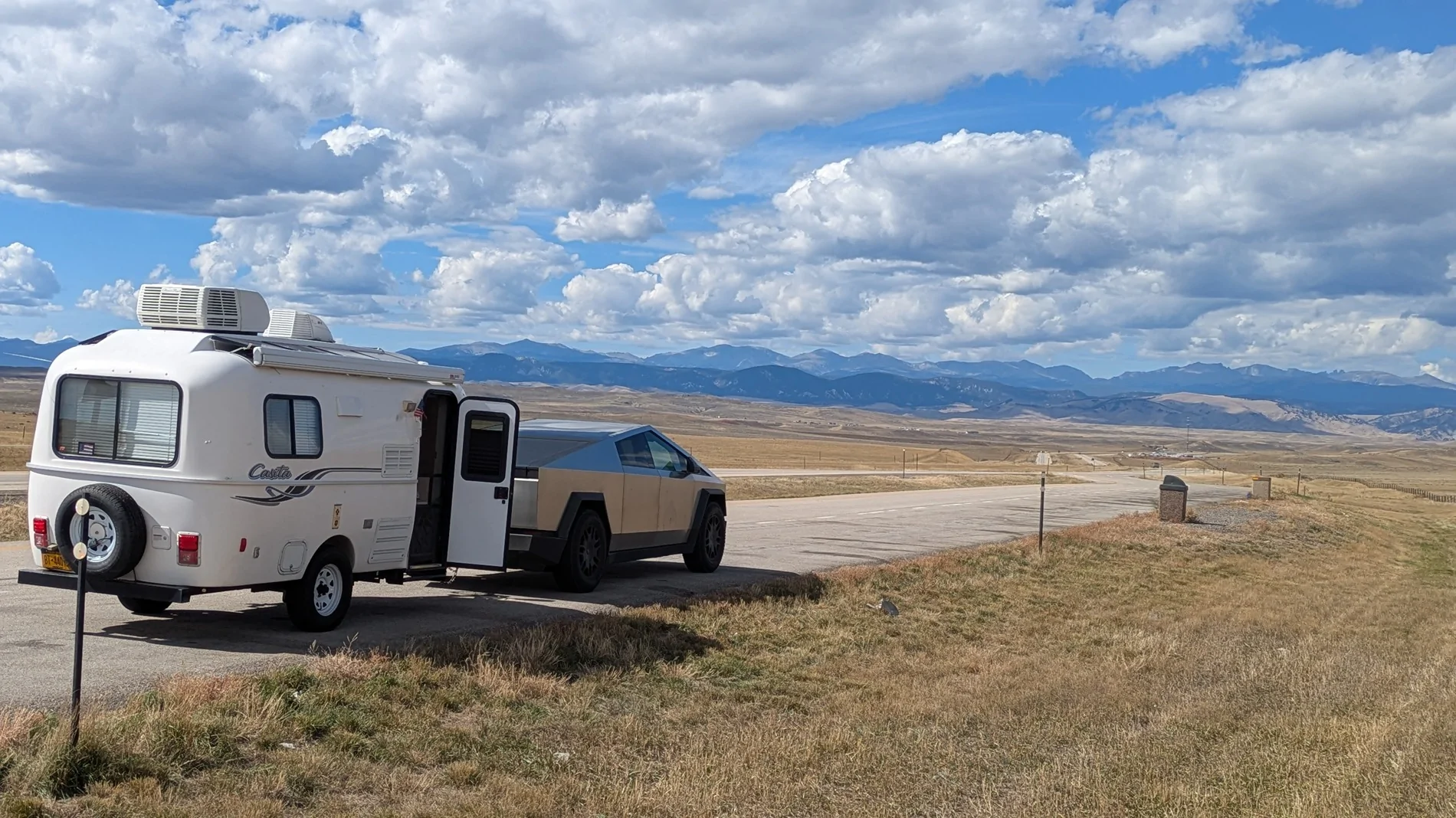 Tesla Cybertruck 🦾 Cybertruck doing truck stuff!  Post your photos! 1000016118