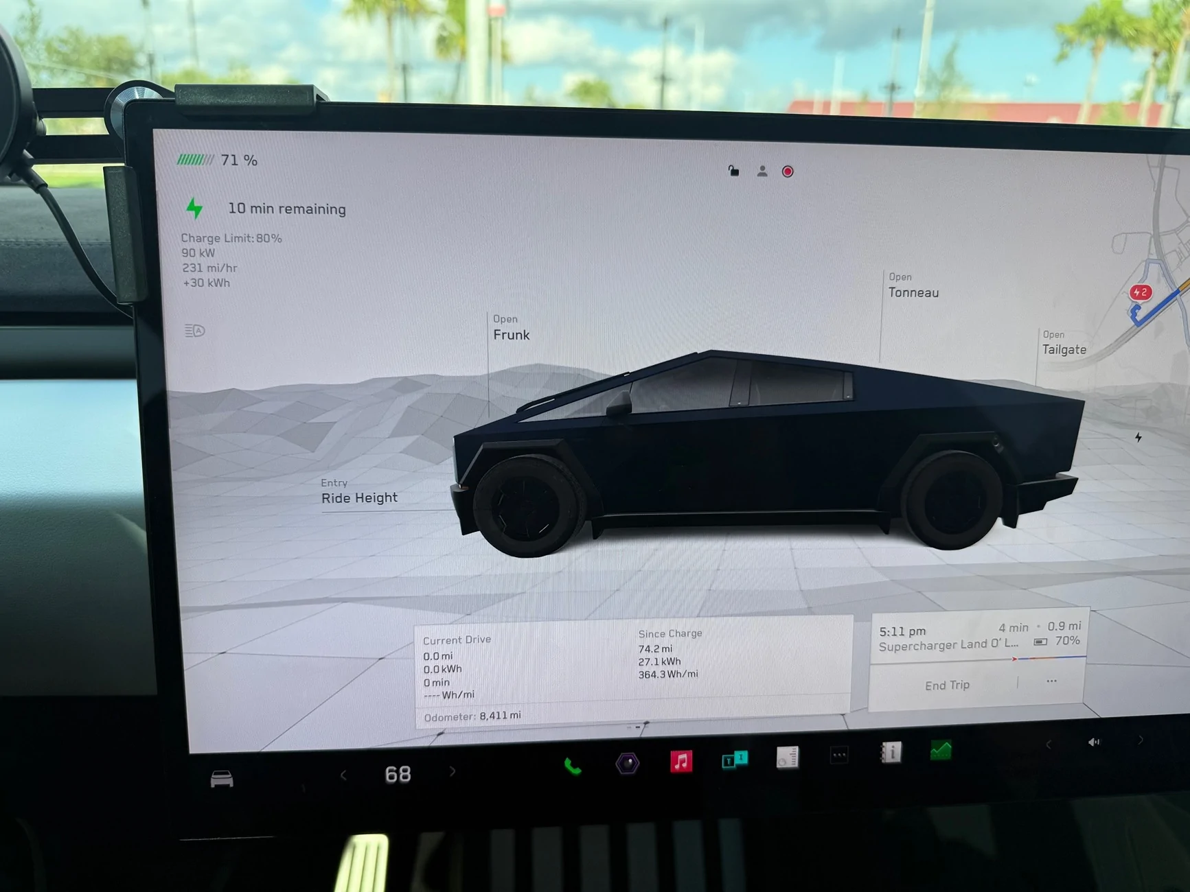 Tesla Cybertruck Tested CCS Dongle, is this normal? Test CCS dongl
