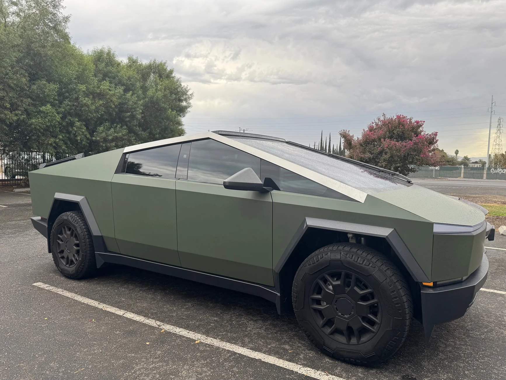 Tesla Cybertruck Anyone else holding off on the Cantrail recall? IMG_5112