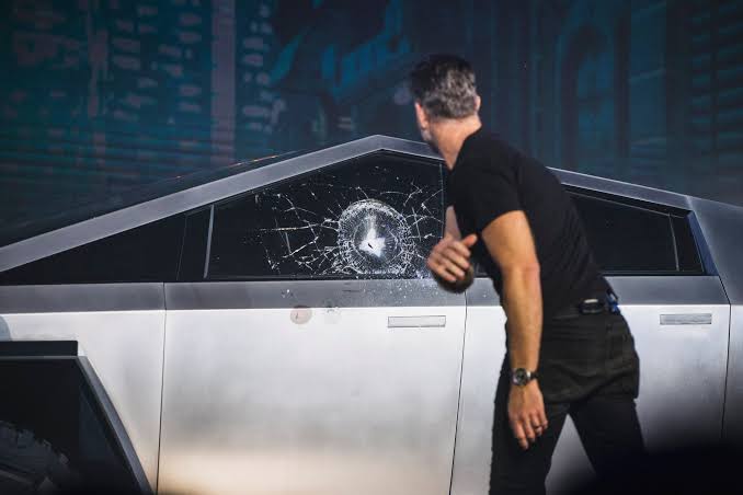 Tesla Cybertruck Lawsuit over Cybertruck handles. dlaBfOWDk1IIJpt9YQRsyRrxxJbuMkMrEFGBdK4Nc05Xg&s=10