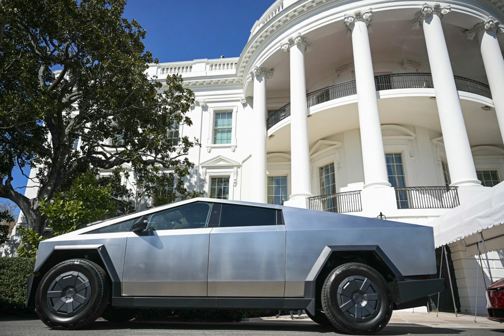 Tesla Cybertruck Tesla reports record deliveries! IMG_6304