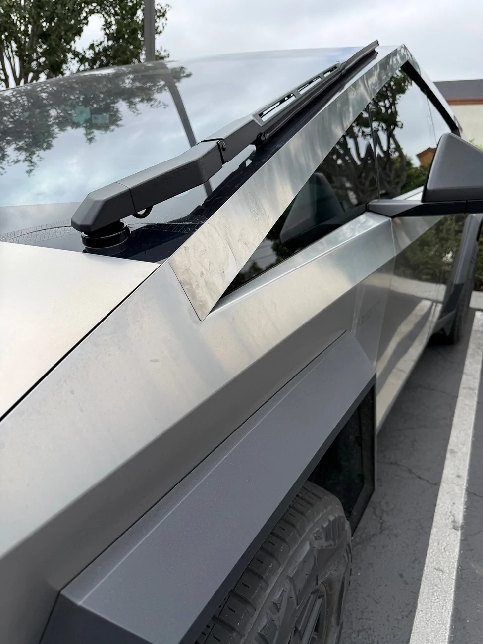 Tesla Cybertruck Anyone else holding off on the Cantrail recall? IMG_1526