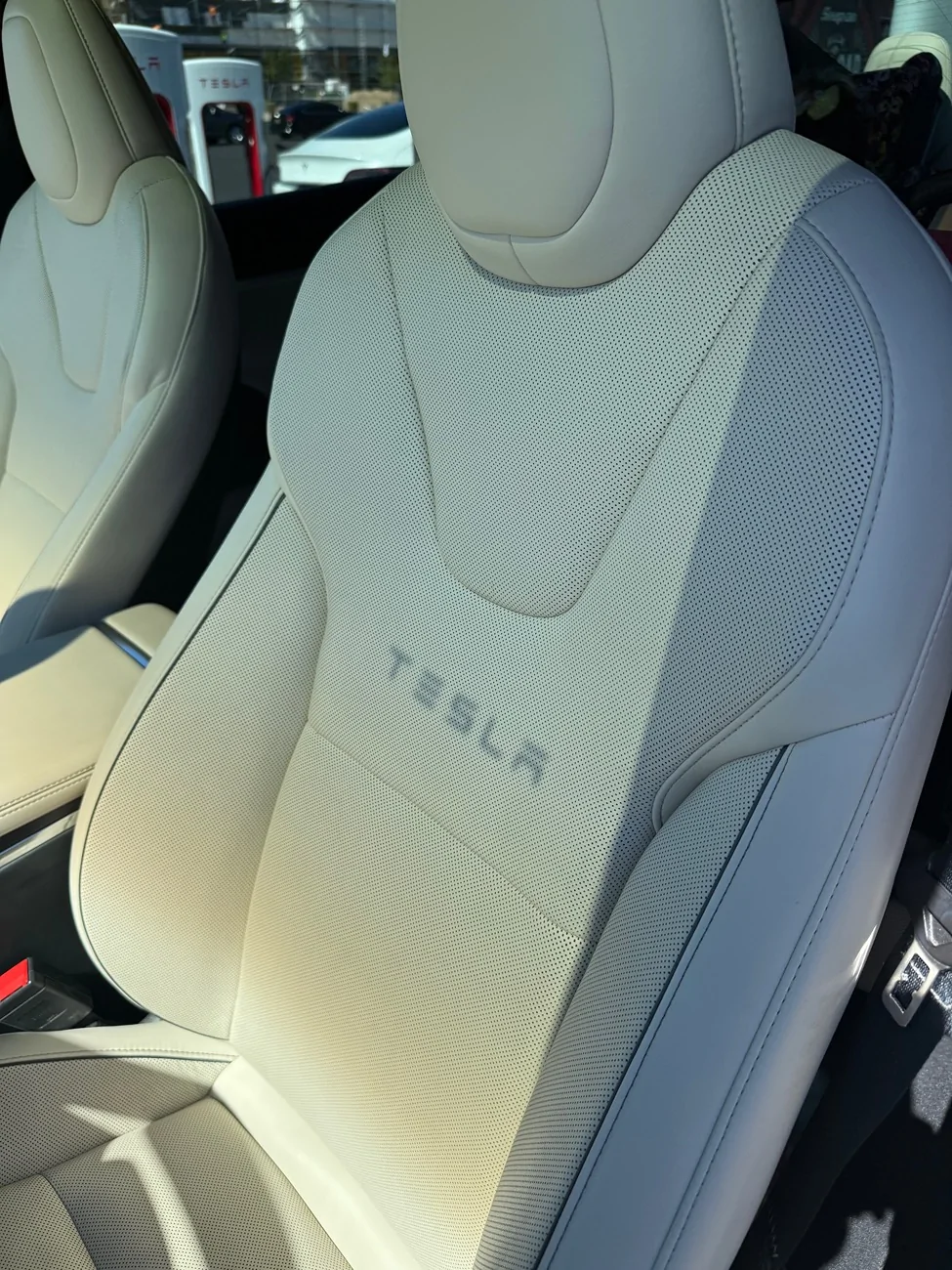 Tesla Cybertruck Probably unintended cool effect in loaner car IMG_6330